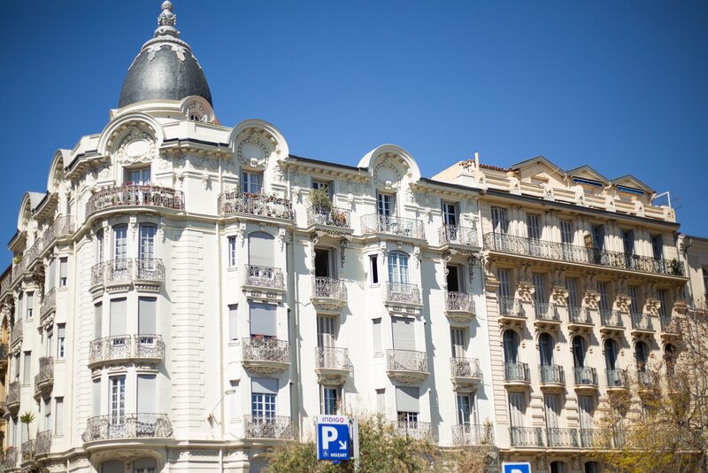 Building overlooking Place Mozart in Nice